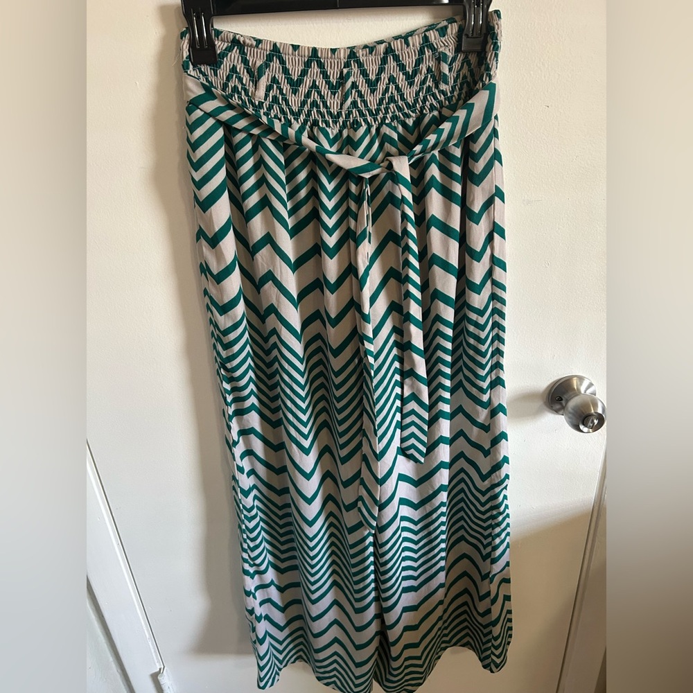 Chevron Patterned Green and White Skirt
